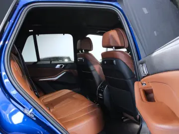 BMW X5 M60i LCI xDrive  V8 Marina Bay Pano Tartufo