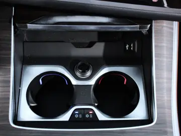 BMW X5 M60i LCI xDrive  V8 Marina Bay Pano Tartufo