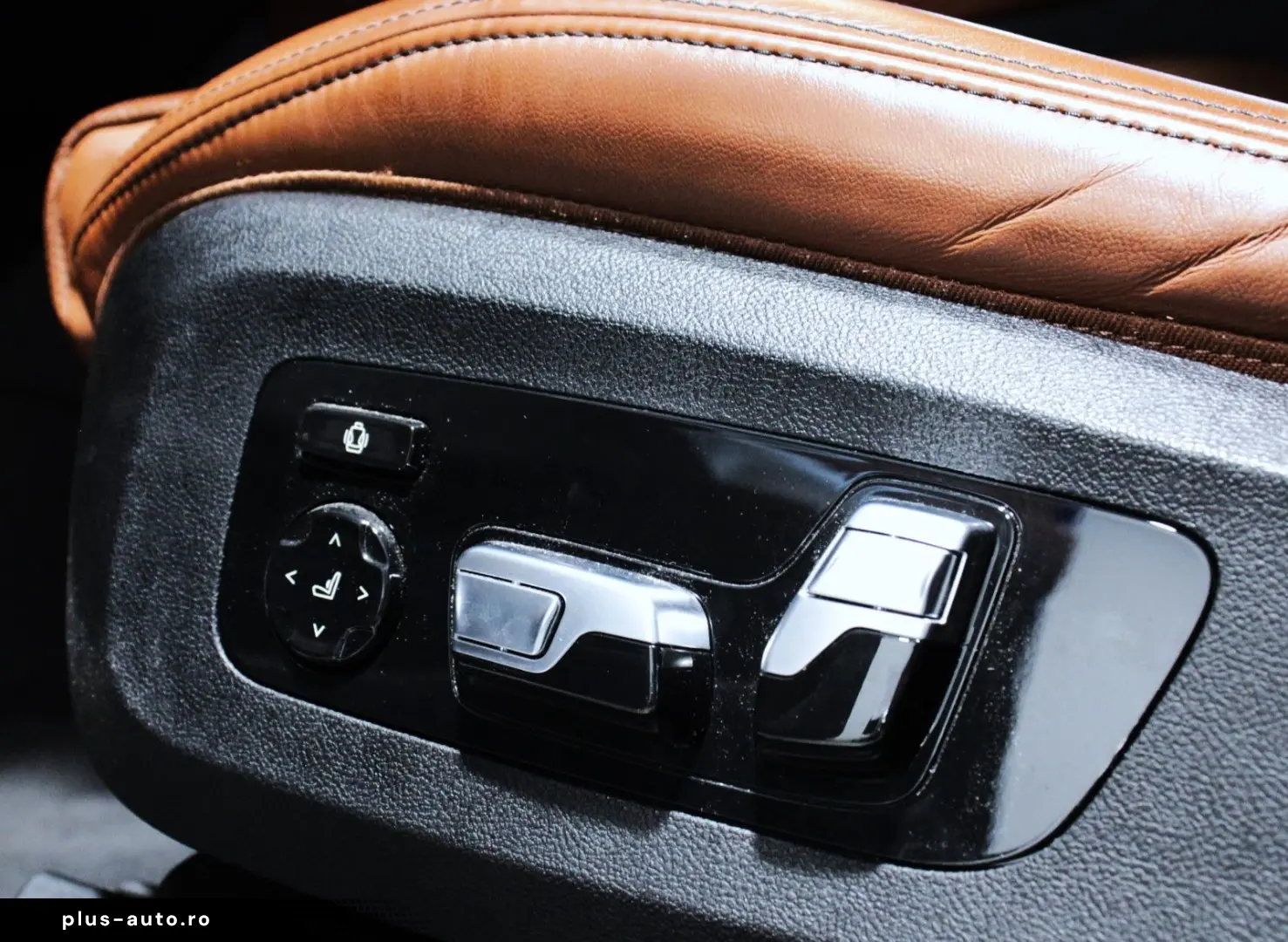 BMW X5 M60i LCI xDrive  V8 Marina Bay Pano Tartufo