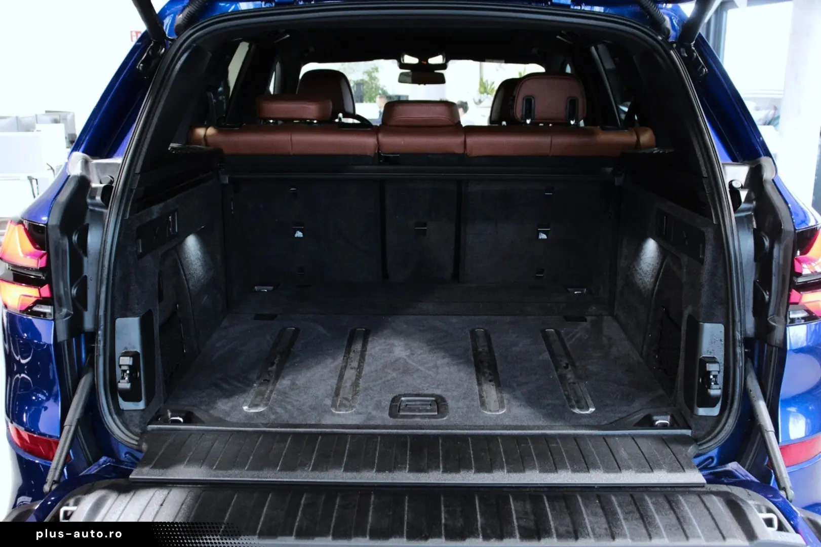 BMW X5 M60i LCI xDrive  V8 Marina Bay Pano Tartufo