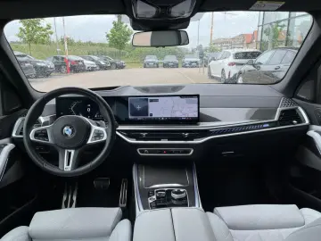 BMW X5 M60i xD M Sport Pro 22  H K AdLED Massage HUD