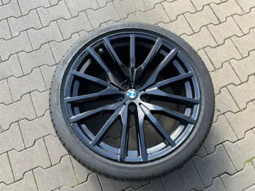 BMW X5 M60i xD M Sport Pro 22  H K AdLED Massage HUD