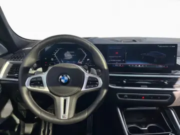 BMW X6 M60i xDr M SPORT PRO SoftCl AHK Pano StHz B&W