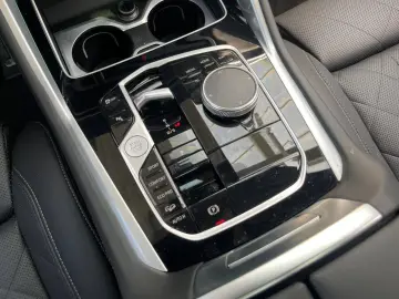 BMW X6 M60i xDr M SPORT PRO SoftCl AHK Pano StHz B&W