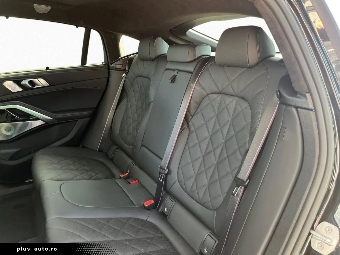 BMW X6 M60i xDr M SPORT PRO SoftCl AHK Pano StHz B&W