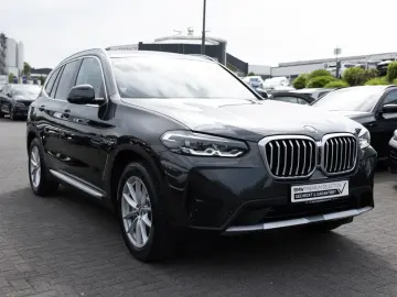 BMW X3 xDrive 30e FACEL. PANO AHK HUD 360  LED W-LAN