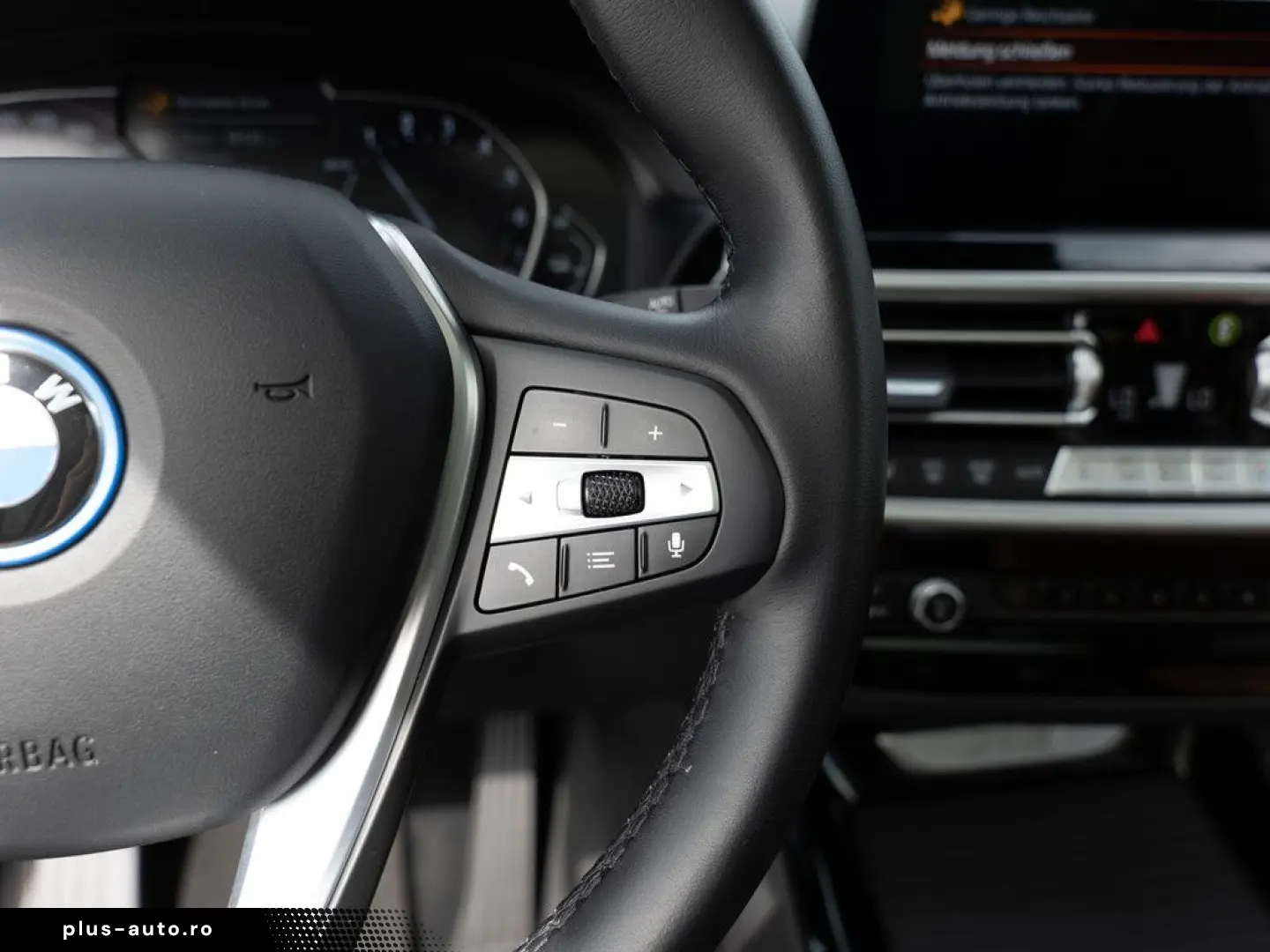 BMW X3 xDrive 30e FACEL. PANO AHK HUD 360  LED W-LAN
