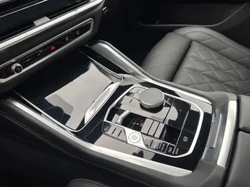 BMW X6 M60i M SPORT PRO KomSi StHz B&W SkyL AHK