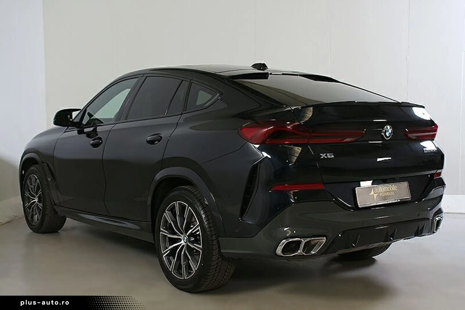 BMW X6 M60i xDr NP 147270.-! AHK Panorama Standh B&W