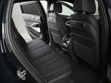 BMW X6 M60i xDr NP 147270.-! AHK Panorama Standh B&W