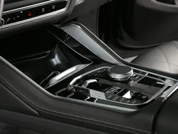BMW X6 M60i xDr NP 147270.-! AHK Panorama Standh B&W