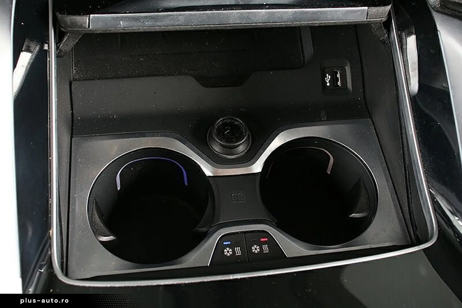 BMW X6 M60i xDr NP 147270.-! AHK Panorama Standh B&W