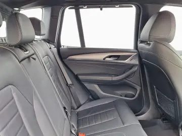 BMW X3 xDrive30i M Sport DA HUD RFK Standh Pano AHK