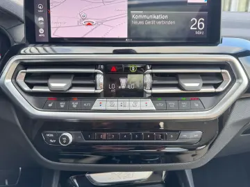 BMW X3 xDrive20i M Sport PANO AHK h&k RFK 20  HuD