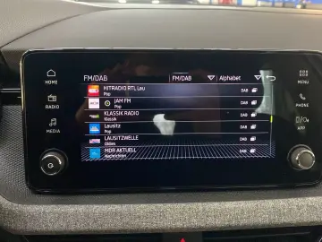 SKODA Kamiq 1.0 TSI DSG Selection DAB  Spurassist LED