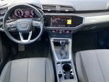 AUDI Q3 45 TFSI e PlugIn Parklenk Digital Cockpit DAB