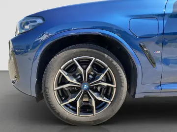 BMW X3 XDRIVE30E    M-Sport PanoSD StHzg AHK RFK