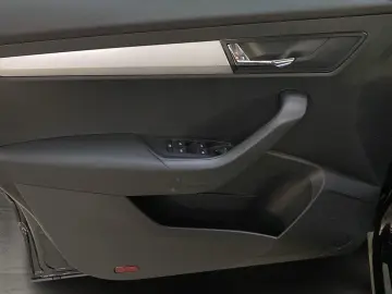 SKODA Karoq 1.5 TSI DSG Selection Kessy DAB LED