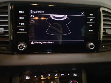 SKODA Karoq 1.5 TSI DSG Selection Kessy DAB LED