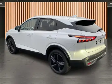 NISSAN Qashqai Facelift 1.3 DIG-T Tekna Black HeadUp