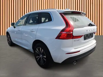VOLVO XC60 2.0 B4 Momentum Pro Navi LED Kamera DAB