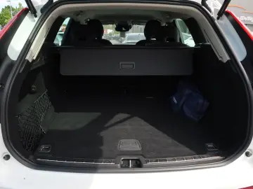 VOLVO XC60 2.0 B4 Momentum Pro Navi LED Kamera DAB