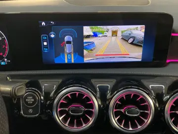 MERCEDES-BENZ A 180 AMG Line 7G Tronic Navi DAB KeyGo MBUX