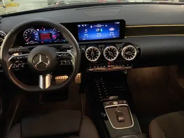 MERCEDES-BENZ A 180 AMG Line 7G Tronic Navi DAB KeyGo MBUX