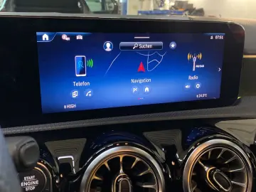 MERCEDES-BENZ A 180 AMG Line 7G Tronic Navi DAB KeyGo MBUX