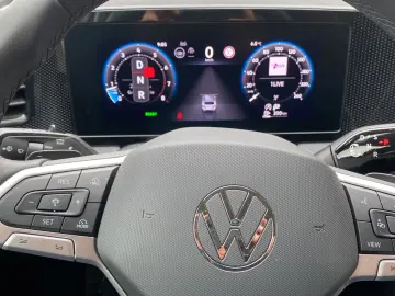 VW Passat Variant 1.5 eTSI MHEV DSG Massage KeyGo N