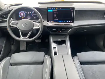 VW Passat Variant 1.5 eTSI MHEV DSG Massage KeyGo N