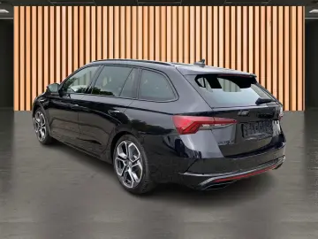 SKODA Octavia Combi 2.0 TSI DSG RS Navi HeadUp Pano