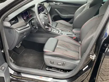 SKODA Octavia Combi 2.0 TSI DSG RS Navi HeadUp Pano