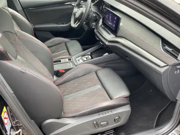 SKODA Octavia Combi 2.0 TSI DSG RS Navi HeadUp Pano