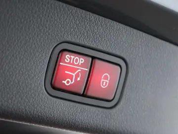 MERCEDES-BENZ GLC 300 4M AMG Premium Plus Pano HUD 360