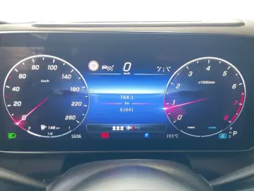 MERCEDES-BENZ GLC 300 4matic AMG AMG MBUX HUD Pano