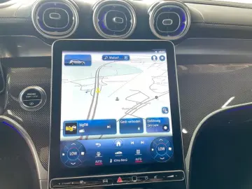 MERCEDES-BENZ GLC 300 4matic AMG AMG MBUX HUD Pano