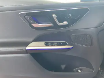 MERCEDES-BENZ GLC 300 4matic AMG AMG MBUX HUD Pano
