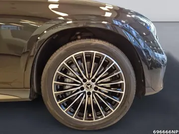 MERCEDES-BENZ GLC 300 e 4matic AMG AHK Airmatic Pano 20