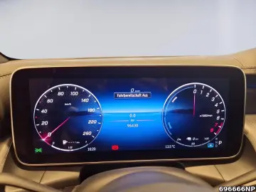MERCEDES-BENZ GLC 300 e 4matic AMG AHK Airmatic Pano 20