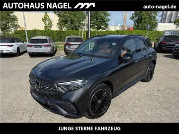 MERCEDES-BENZ GLC 400 e AMG Pano AHK DISTR Digital-L Burm3D