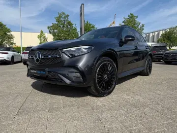 MERCEDES-BENZ GLC 400e AMG Pano AHK DISTR Burm3D