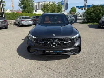 MERCEDES-BENZ GLC 400e AMG Pano AHK DISTR Burm3D