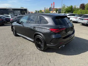 MERCEDES-BENZ GLC 400e AMG Pano AHK DISTR Burm3D