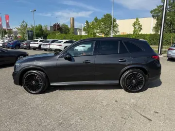 MERCEDES-BENZ GLC 400e AMG Pano AHK DISTR Burm3D