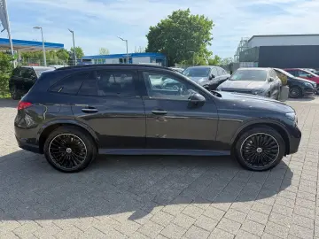 MERCEDES-BENZ GLC 400e AMG Pano AHK DISTR Burm3D