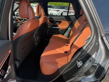 MERCEDES-BENZ GLC 400e AMG Pano AHK DISTR Burm3D