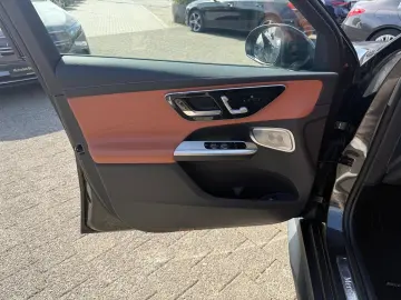 MERCEDES-BENZ GLC 400e AMG Pano AHK DISTR Burm3D