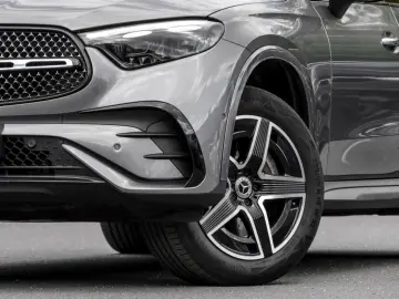 MERCEDES-BENZ GLC 300 e 4M AMG-Sport Pano AHK Burm 360