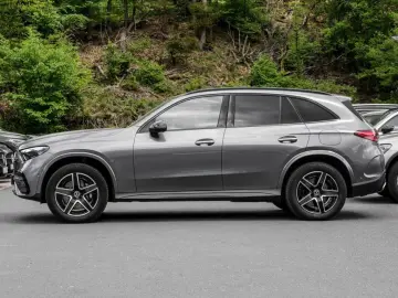 MERCEDES-BENZ GLC 300 e 4M AMG-Sport Pano AHK Burm 360